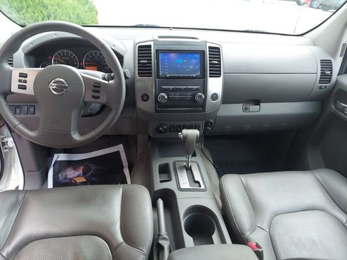 Used 2011 Nissan Frontier SL AWD/4WD image 20