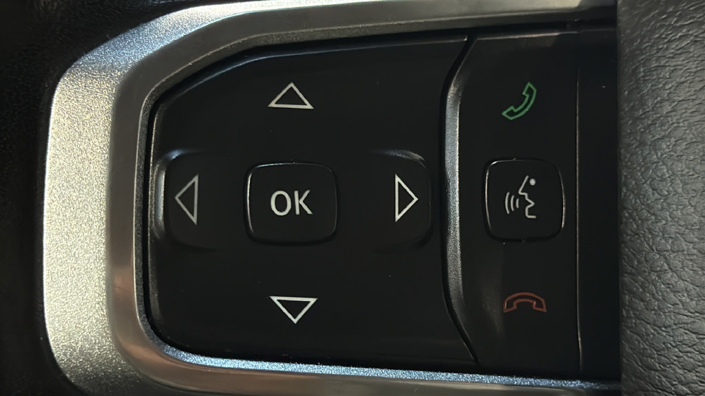 Used 2019 RAM 1500 Laramie AWD/4WD image 21