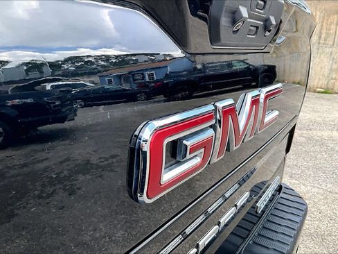 Used 2022 GMC Sierra 1500 Elevation w/ Elevation Premium Package AWD/4WD image 31