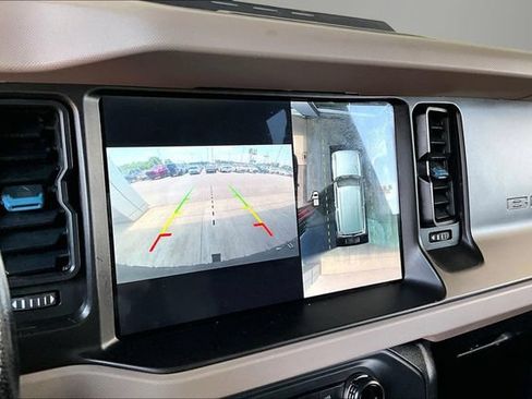 Used 2023 Ford Bronco Wildtrak AWD/4WD image 13