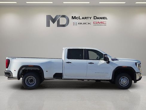 New 2026 GMC Sierra 3500 Pro AWD/4WD image 6
