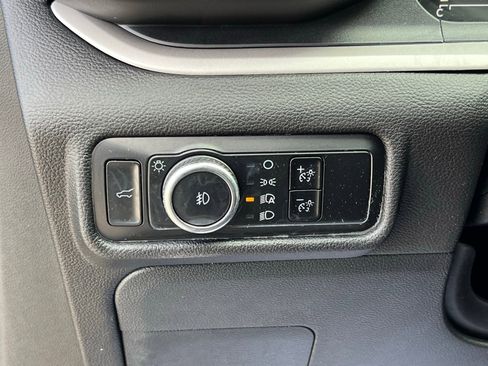 Used 2023 Ford Explorer XLT w/ Equipment Group 202A image 27