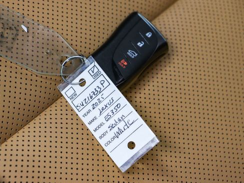 Used 2025 Lexus ES 350 FWD image 25