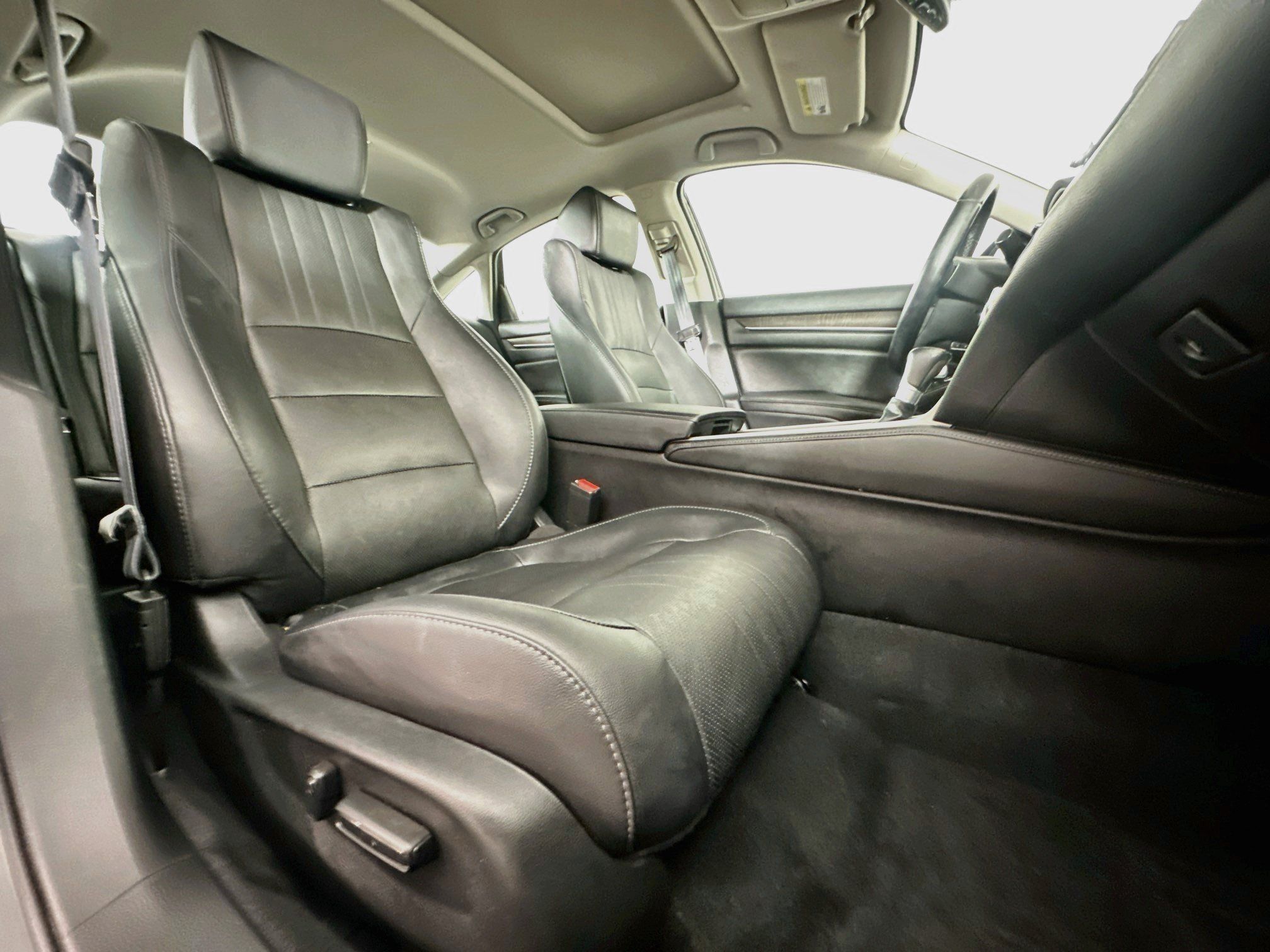 Used 2021 Honda Accord EX-L image 30