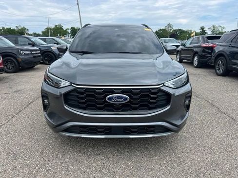 Certified 2023 Ford Escape ST-Line Select w/ Tech Pack #2 AWD/4WD image 2