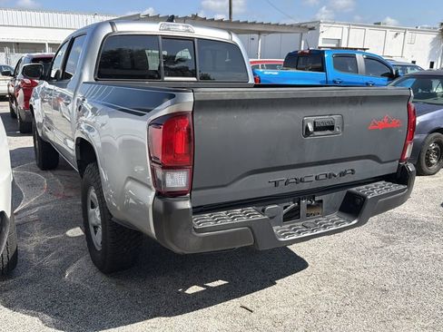 Used 2022 Toyota Tacoma SR w/ SR Convenience Package RWD image 7