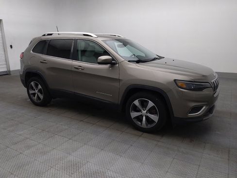 Used 2019 Jeep Cherokee Limited image 11