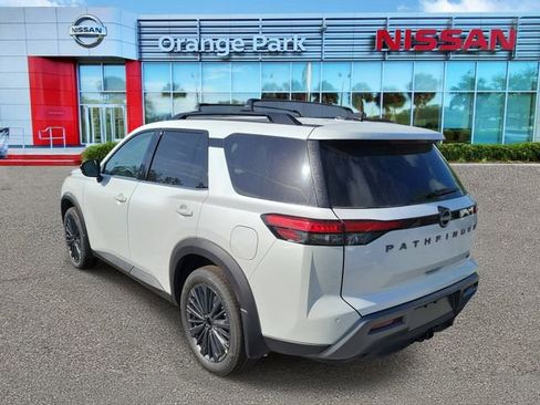 New 2026 Nissan Pathfinder SL w/ SL Premium Package image 3