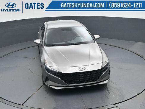 Certified 2022 Hyundai Elantra SEL w/ Preferred Accessory Package image 45