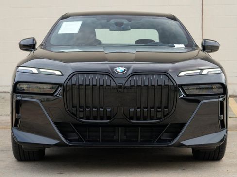Used 2023 BMW 740i RWD image 7