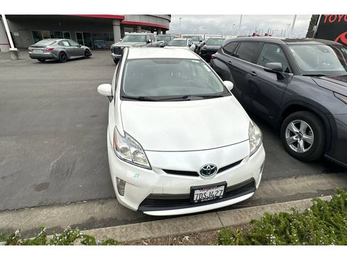 Used 2014 Toyota Prius Prime Plug-In Hybrid FWD image 5