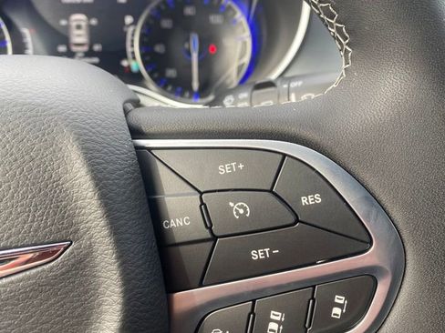 New 2026 Chrysler Pacifica Limited FWD image 17
