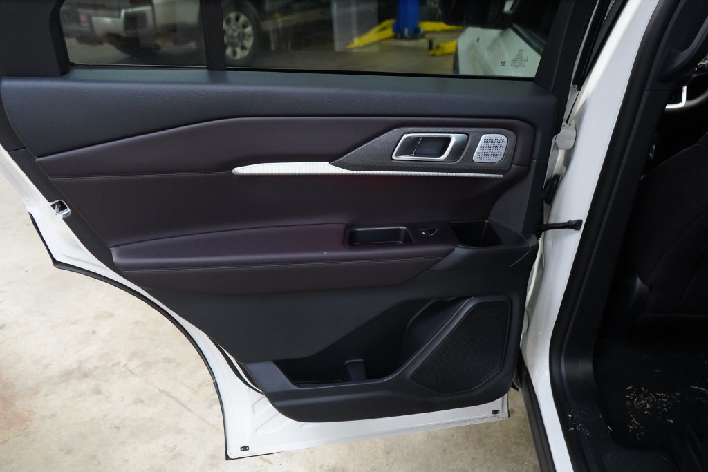 New 2027 Ford Explorer Platinum RWD image 30