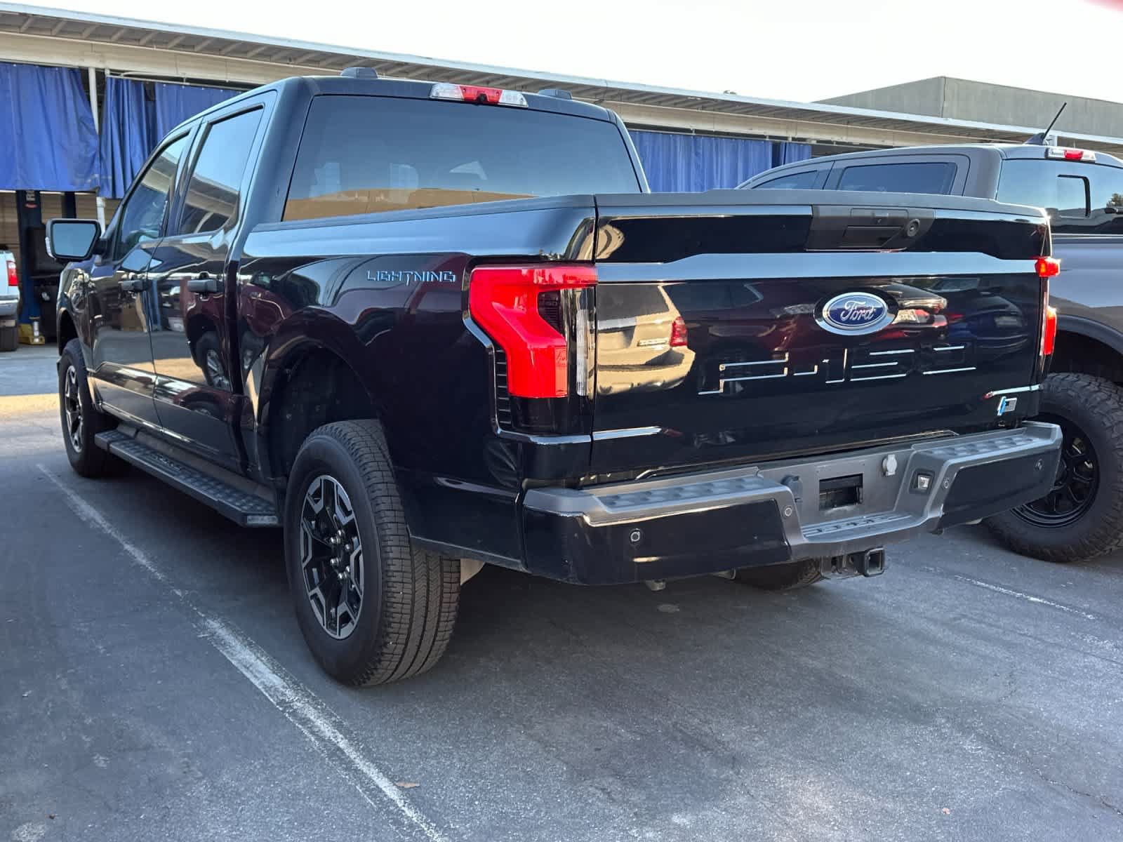 Used 2023 Ford F150 Lightning XLT AWD/4WD image 6