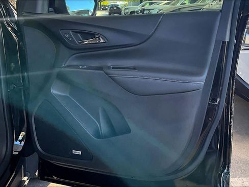 Used 2024 Chevrolet Equinox Premier image 21