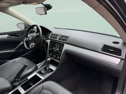Used 2012 Volkswagen Passat TDI SE image 7