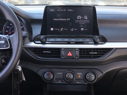 Used 2023 Kia Forte LXS w/ LXS Technology Package FWD image 7