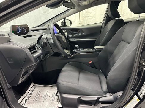 Used 2025 Toyota Prius LE FWD image 14