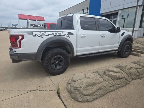 Used 2018 Ford F150 Raptor w/ Equipment Group 802A Luxury image 3