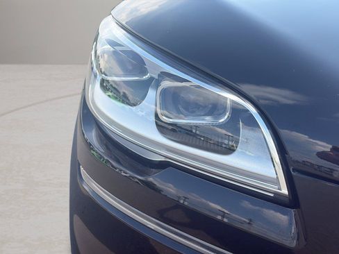 Used 2021 Lincoln Aviator Reserve w/ Equipment Group 210A AWD/4WD image 9