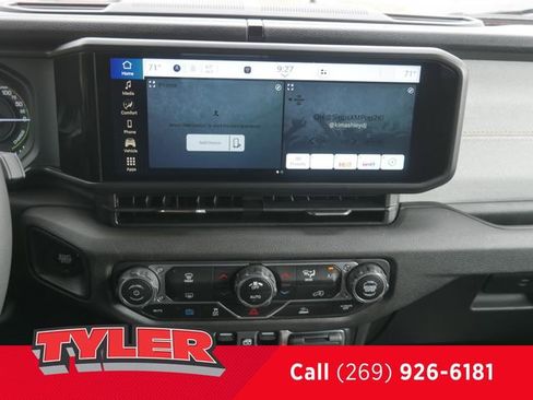 Used 2024 Jeep Wrangler Unlimited AWD/4WD image 44