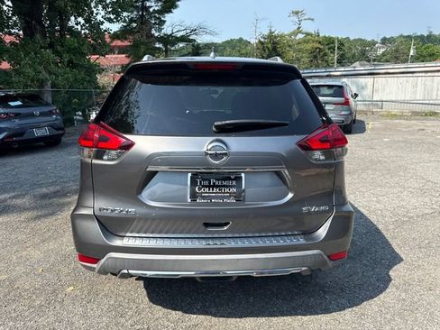 Used 2017 Nissan Rogue SV AWD/4WD image 9