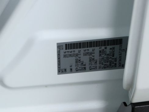 Used 2024 Nissan Rogue SV FWD image 32