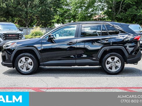 Used 2024 Toyota RAV4 LE AWD/4WD image 10