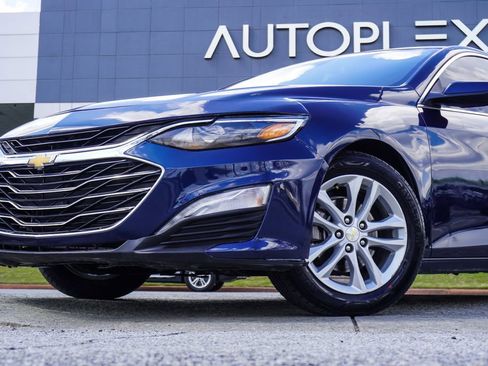 Used 2021 Chevrolet Malibu LT FWD image 2