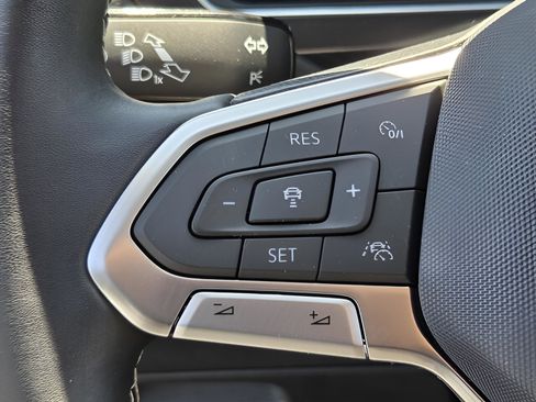 Used 2023 Volkswagen Tiguan SE image 23