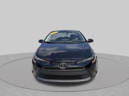 Used 2025 Toyota Corolla LE FWD image 2