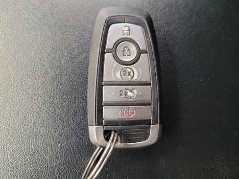 Used 2018 Ford Edge Titanium w/ Equipment Group 301A image 32