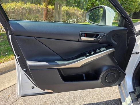 Used 2018 Lexus IS 300 AWD w/ Comfort Package image 10