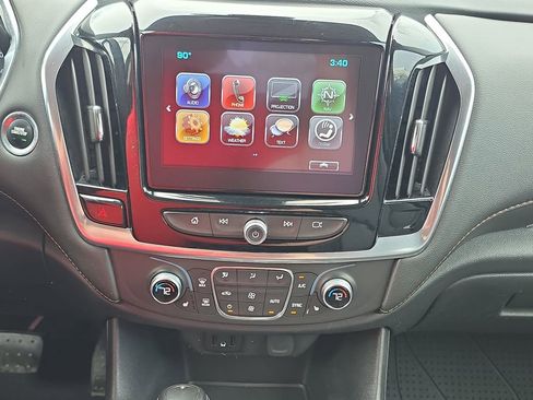 Used 2019 Chevrolet Traverse LT w/ LT Premium Package AWD/4WD image 23