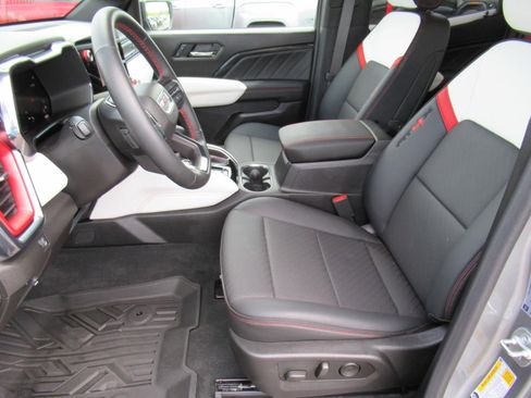 Used 2024 GMC Canyon AT4X AWD/4WD image 18