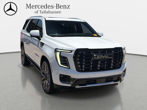 Used 2025 GMC Yukon Denali Ultimate AWD/4WD image 3