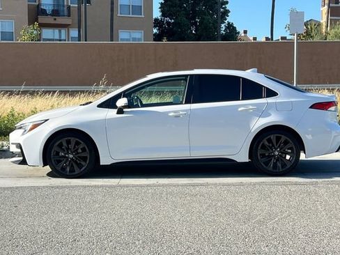 Used 2024 Toyota Corolla SE w/ SE Premium Package FWD image 7