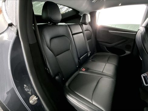 Used 2026 Tesla Model Y AWD image 18