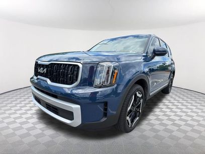 Used 2025 Kia Telluride EX w/ EX Captain's Chair Package