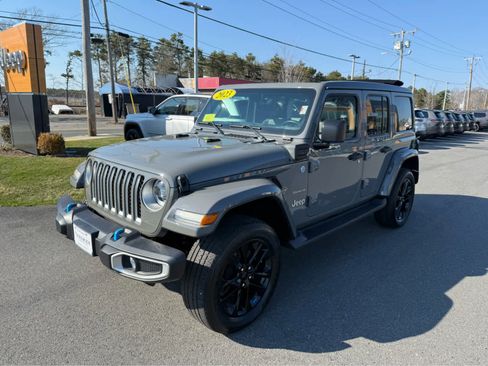 Used 2023 Jeep Wrangler Sahara w/ Cold Weather Group image 7