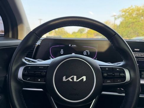 Certified 2025 Kia Sportage EX w/ Premium Package AWD/4WD image 16