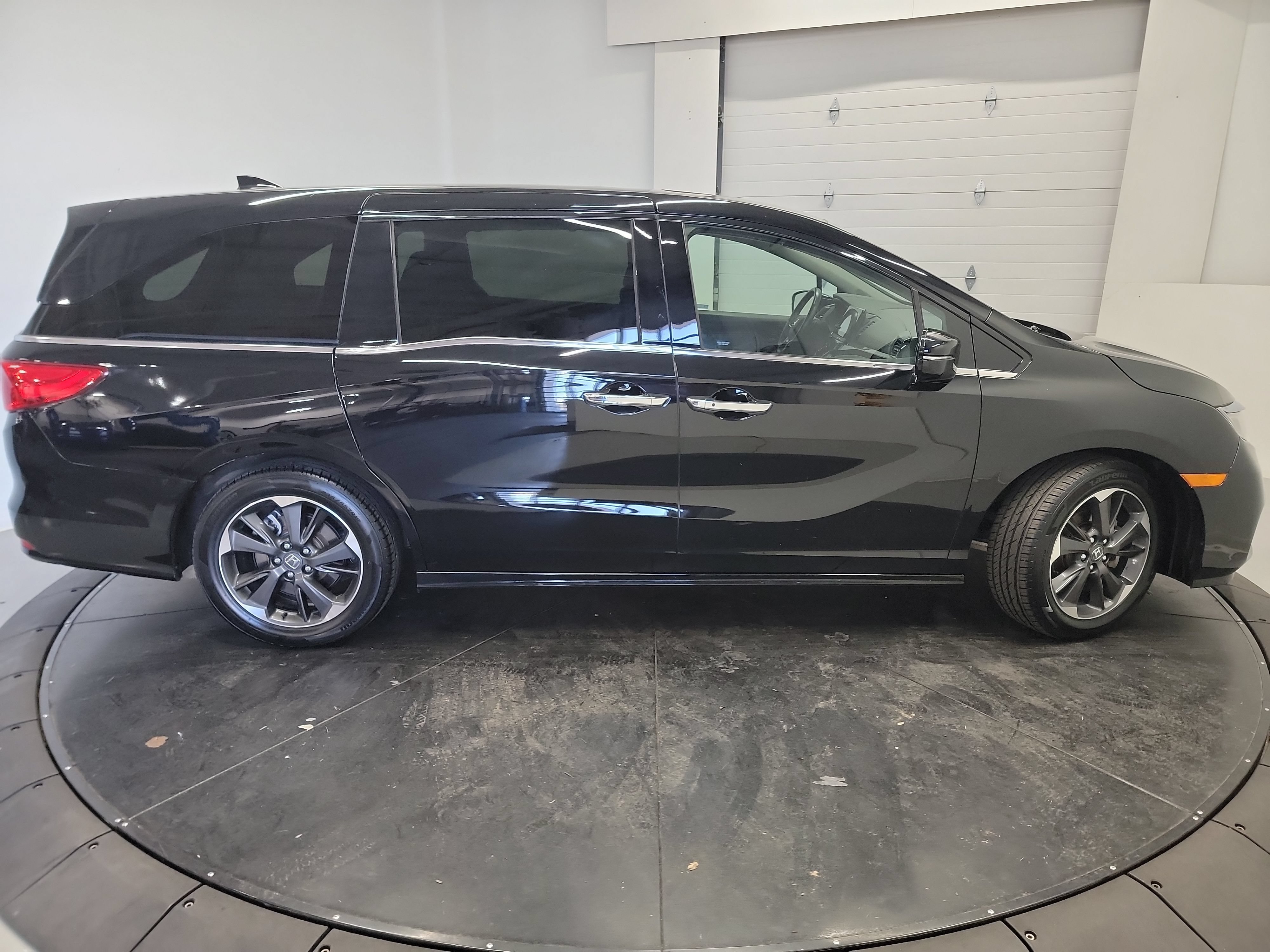 Used 2024 Honda Odyssey Elite image 11