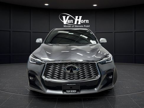 Used 2025 INFINITI QX55 Essential w/ Accent Package AWD/4WD image 2