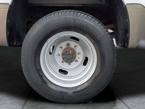 Used 2006 Ford F350 Lariat image 45