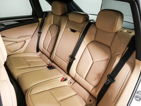 New 2026 Porsche Macan image 20