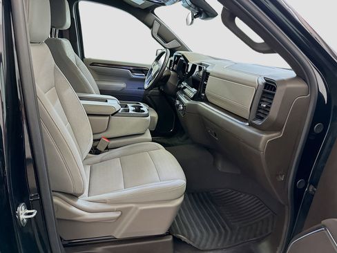 Used 2024 GMC Sierra 1500 SLE image 32