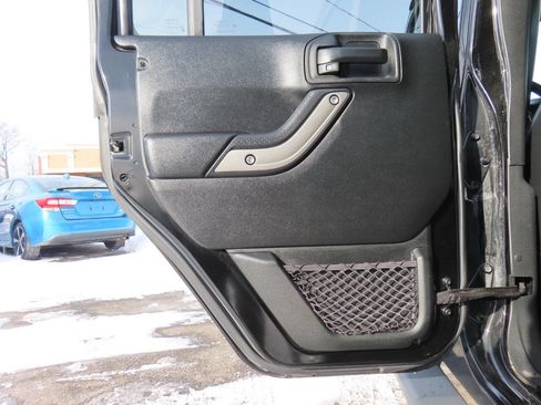 Used 2018 Jeep Wrangler Unlimited Sport S AWD/4WD image 34