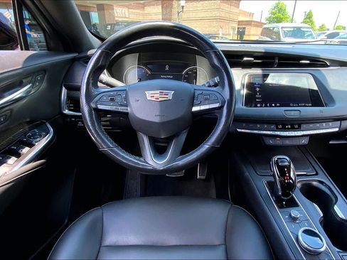Used 2020 Cadillac XT4 Sport w/ Cold Weather Package FWD image 6