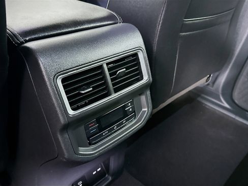 Used 2024 Volkswagen Atlas SE image 27