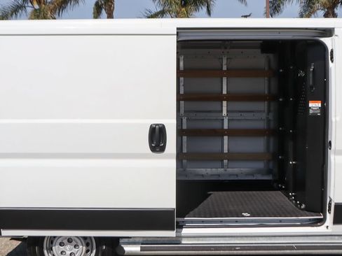 Used 2025 RAM ProMaster 2500 w/ U-Haul Equipment Group FWD image 12